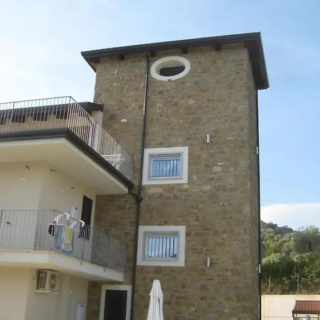 Le Torri Del Cilento サンタ・マリア・ディ・カステッラバーテ