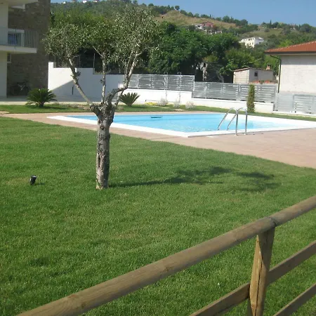 Le Torri Del Cilento לינה וארוחת בוקר סנטה מריה די קסטלבאטה